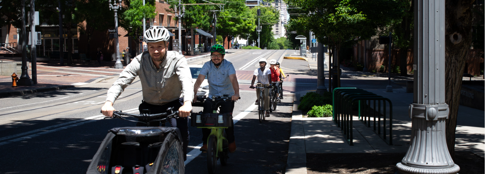 Banner image of an example of an e-bike and how it can be used to transport everyday items you might transport in a automobile